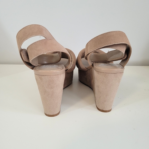 VINCE CAMUTO Varelnta Cream Suede Wedge Sandal - Picture 5 of 13